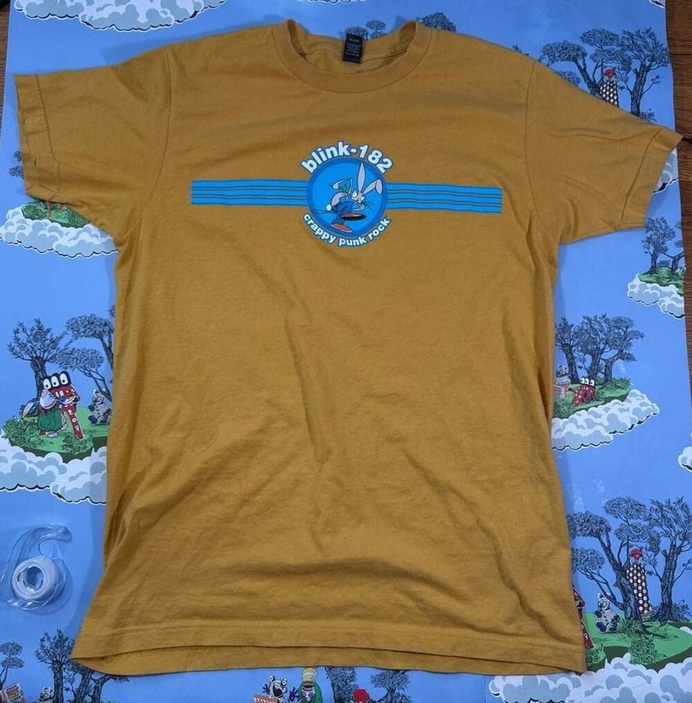 Vintage Blink-182 Crappy Punk Rock Bunny Mustard Yellow T-Shirt Size M